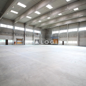 Kurzfristig & flexibel anmietbar: ca. 10.000 qm Lager | Rampe + ebenerdig | 11 m UKB |