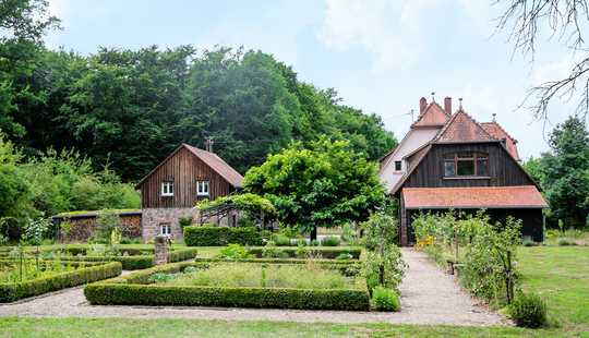 Bild von Historisches Ensemble in der freien Natur - aufwändig und liebevoll saniert