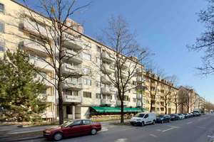 Sonnige Kapitalanlage: Vermietete 2-Zimmer-Wohnung mit Balkon & Tiefgaragenstellplatz