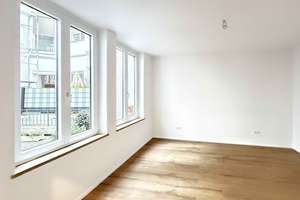 Anfragen bitte per E-mail: Frisch renovierte, moderne 2-Zimmer Terrassenwohnung in bester Innenstadt – Die vollständige Adresse der Immobilie erhältst du vom Anbieter., 86150 Innenstadt. St. Ulrich-Dom, Augsburg – Vorschaubild 2