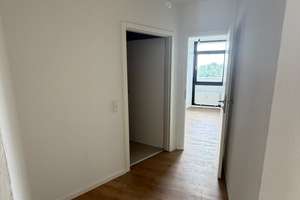 [LIS-10850] Moderne 4-Zimmer-Wohnung mit Balkon in Köln-Weiden – Ostlandstr. 34, 50858 Weiden, Köln – Vorschaubild 4