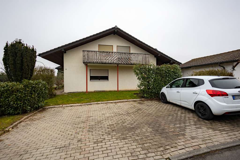 Immobilie in Buchen (Odenwald) - Großzügiges 11-Zimmer Haus mit Garage in Buchen (Odenwald) - Bild 1