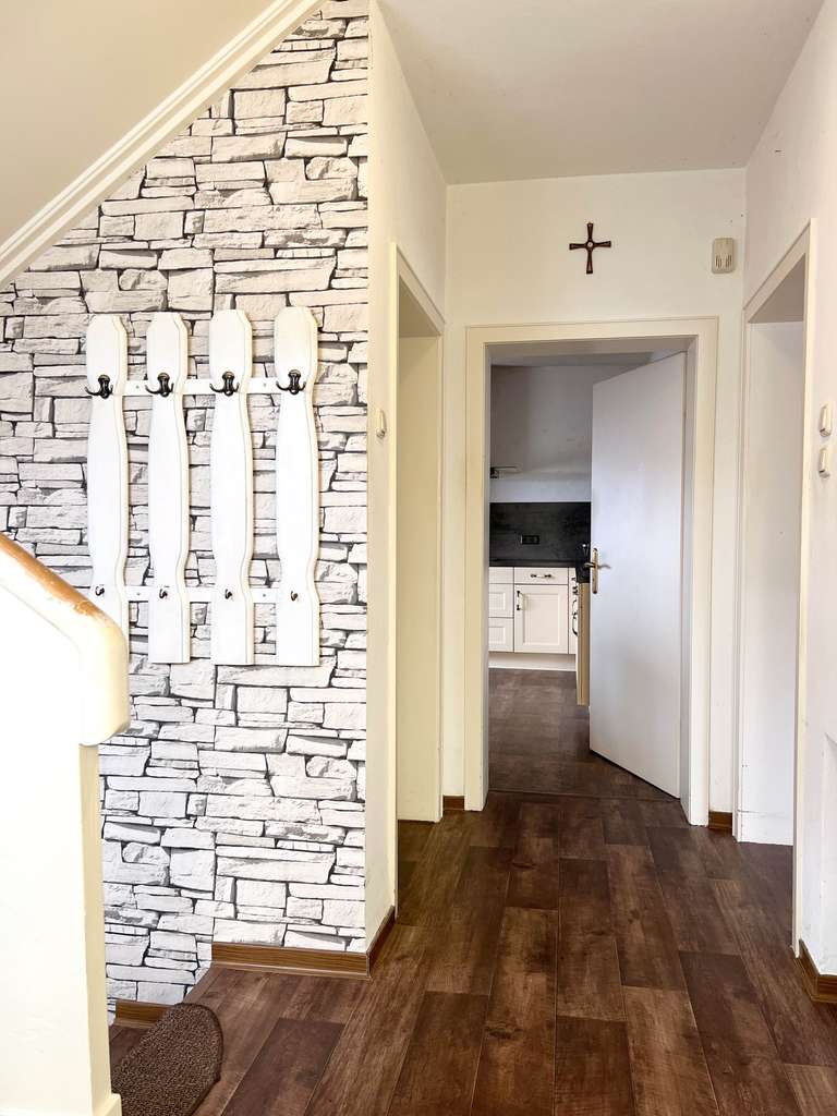 Immobilie in Dommershausen - Ein Zuhause, das Generationen verbindet -
Raum für Familie, Leben und Zukunft - Bild 1