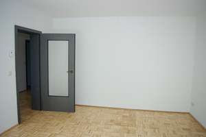 Wohnung mit Parkett und Terrasse zum grünen Innenhof – Blankenauer Straße 1, 9113 Schloßchemnitz, Chemnitz – Vorschaubild 13