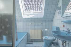 Geesthacht: Attraktive Doppelhaushälfte mit Vollkeller, Carport und sonniger Süd-West-Terrasse! – Herzogtum Lauenburg (Kreis) – Vorschaubild 16