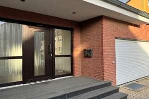 **Winkelbungalow zentrumsnah mit Baugrundstück** – Die vollständige Adresse der Immobilie erhältst du vom Anbieter., 53359 Rheinbach – Vorschaubild 1