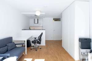 Leerstehende, modernisierte 1-Zimmer-Wohnung am Rotkreuzplatz – U1/U7, Südbalkon, Aufzug & TG