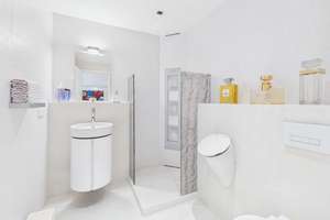 Extravagante Maisonettewohnung am Rhein – Die vollständige Adresse der Immobilie erhältst du vom Anbieter., 50668 Altstadt/Nord, Köln – Vorschaubild 8