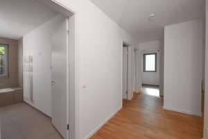 Moderne 3-Zimmer-Neubauwohnung mit sonnigem Balkon, EBK, Aufzug & 1 TG-Stellplatz – Simon-Bolivar-Straße 48, 13055 Alt-Hohenschönhausen, Berlin – Vorschaubild 10