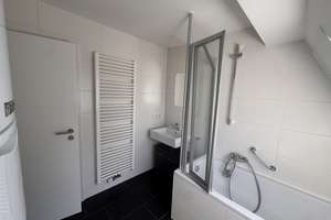 Wohnen mit Charakter: 2-Zimmer-Dachgeschosswohnung am Wittelsbacher Park – Die vollständige Adresse der Immobilie erhältst du vom Anbieter., 86159 Antonsviertel, Augsburg – Vorschaubild 5