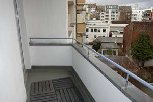 EXKLUSIV NÄHE BILKER ARCADEN MODERN MIT BALKON WANNENBAD EINBAUKÜCHE MÖGL. LAMINAT 3. ETAGE / AUFZUG – Brunnenstr. 20, 40223 Bilk, Düsseldorf – Vorschaubild 13