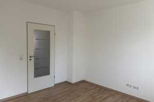 Attraktive und modernisierte 3-Zimmer-Dachgeschosswohnung mit gehobener Innenausstattung in Herford – Robert-Koch-Straße 25, 32049 Herford (Kreis) – Vorschaubild 2