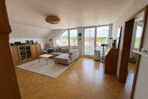 Helle 3,5 Zimmer Wohnung mit Balkon | Nähe Universität