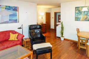Lichtdurchflutete 3-Zimmer-Wohnung mit großem Balkon und Garage – Die vollständige Adresse der Immobilie erhältst du vom Anbieter., 42109 Uellendahl-Katernberg, Wuppertal – Vorschaubild 3