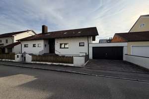 Großzügiges Zweifamilienhaus mit großem Garten und vielen Möglichkeiten