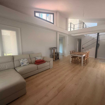 Spektakuläres modernes Haus mit einem 900 m² großen Grundstück und einer 300 m² großen Garage in San