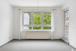 Bezugsfreie Wohnung in grüner Wohnlage von Steglitz: Perfekter Grundriss mit sonnigem Balkon! – Leonorenstraße 20, 12247 Lankwitz, Berlin – Vorschaubild 3