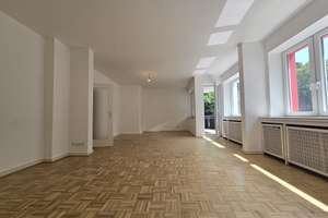 Dreiraum-Flairgnügen mit Balkon ! Grüner wohnen geht kaum – außer Sie ziehen direkt in den Wald.... – Quadenhofstraße 60, 40625 Gerresheim, Düsseldorf – Vorschaubild 2