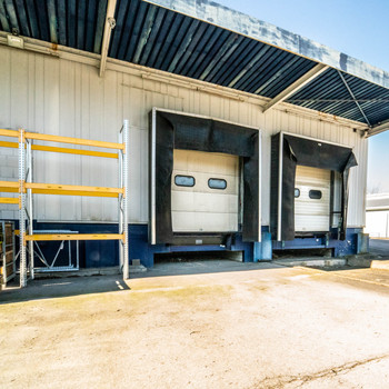 Attraktive Hallenflächen mit Büroflächen | zwei Rampen vorhanden | sehr gute Anbindung