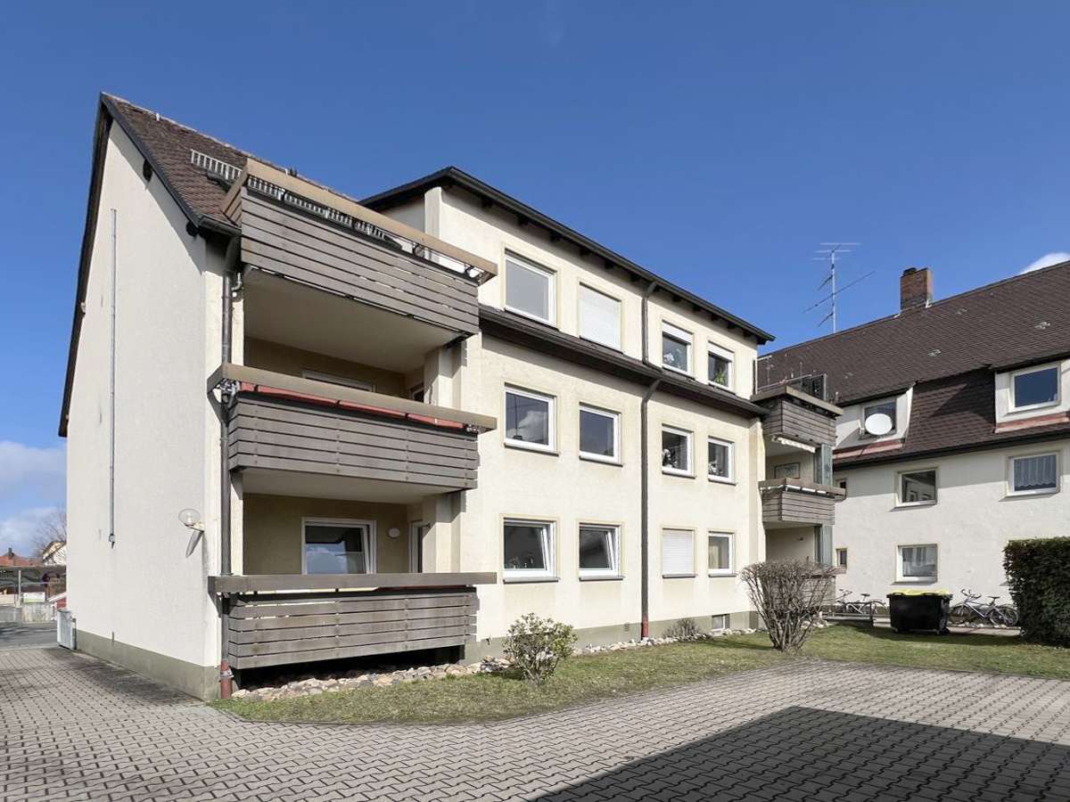 2-Zimmer-Wohnung mit Balkon und Garage in Forchheim (Innenstadtlage), Forchheim Kreis – Bild 1