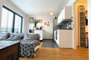 ***Domblick! Einzigartige, neuwertige 2-Raum-Wohnung mit gehobener Innenausstattung in Regensburg – Hemauerstraße 25, 93047 Regensburg – Vorschaubild 1