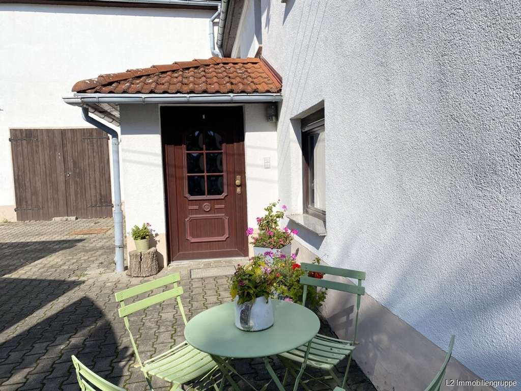 Immobilie in Lommatzsch - Romantischer Zwei-Seitenhof mit Pool, Scheune und großem Grundstück in traumhafter Idylle - Bild 1