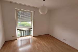 Schöne 3-ZKB-Wohnung mit Loggia und KfZ-Stellplatz in Haunstetten – Die vollständige Adresse der Immobilie erhältst du vom Anbieter., 86179 Haunstetten-Süd, Augsburg – Vorschaubild 10