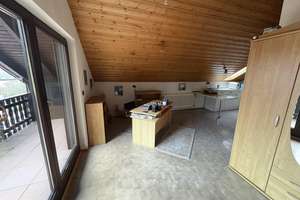 Großes Wohnhaus in Ortsrandlage – Die vollständige Adresse der Immobilie erhältst du vom Anbieter., 76857 Dernbach – Vorschaubild 9