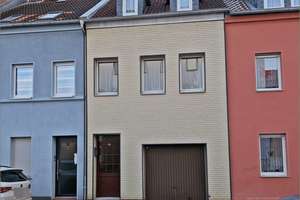 Reihenmittelhaus mit Anbau und Garage in zentraler Lage von Aschersleben – Die vollständige Adresse der Immobilie erhältst du vom Anbieter., 6449 Aschersleben – Vorschaubild 1