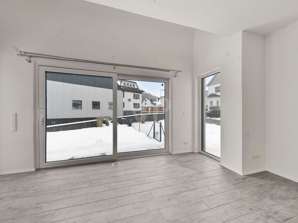 Immobilie in Steffenberg - Großzügiges Familienhaus am Bachlauf mit Gestaltungsfreiraum und Garten - Bild 2