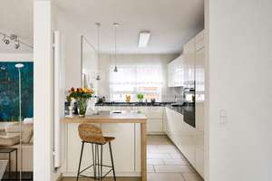 Modernisiertes Einfamilienhaus mit Einliegerwohnung, Küchen, Kamin, Garage und zauberhaftem Garten – Die vollständige Adresse der Immobilie erhältst du vom Anbieter., 73614 Schorndorf – Vorschaubild 4