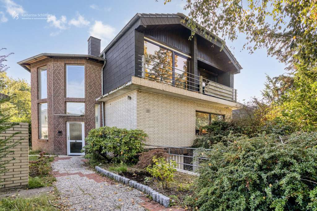 Immobilie in Dormagen - Ein Haus, unendliche Möglichkeiten...Drei Wohneinheiten in bester Lage von Dormagen-Ückerath - Bild 1