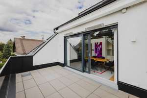 ***RESERVIERT*** Exklusives Dachgeschosswohnen mit Galerie, Lift und sonniger Dachterrasse – Die vollständige Adresse der Immobilie erhältst du vom Anbieter., 81827 Waldtrudering, München – Vorschaubild 4