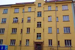 ** 2-RW- in einem hochwertig saniertem Haus mit Balkon, EBK, FHZ , 2-Bäder   und Aufzug** WE10 *