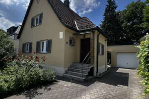 Charmantes Einfamilienhaus mit großen Garten in Allach-Untermenzing