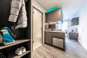 Vollmöbliertes Penthouse-Apartment mit Süd-Balkon zum Innenhof in Darmstadt-Mitte – 64285 Mitte, Darmstadt – Vorschaubild 3