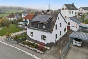 Vielseitiges Zuhause in bevorzugter Wohnlage! – Die vollständige Adresse der Immobilie erhältst du vom Anbieter., 65620 Waldbrunn (Westerwald) – Vorschaubild 1