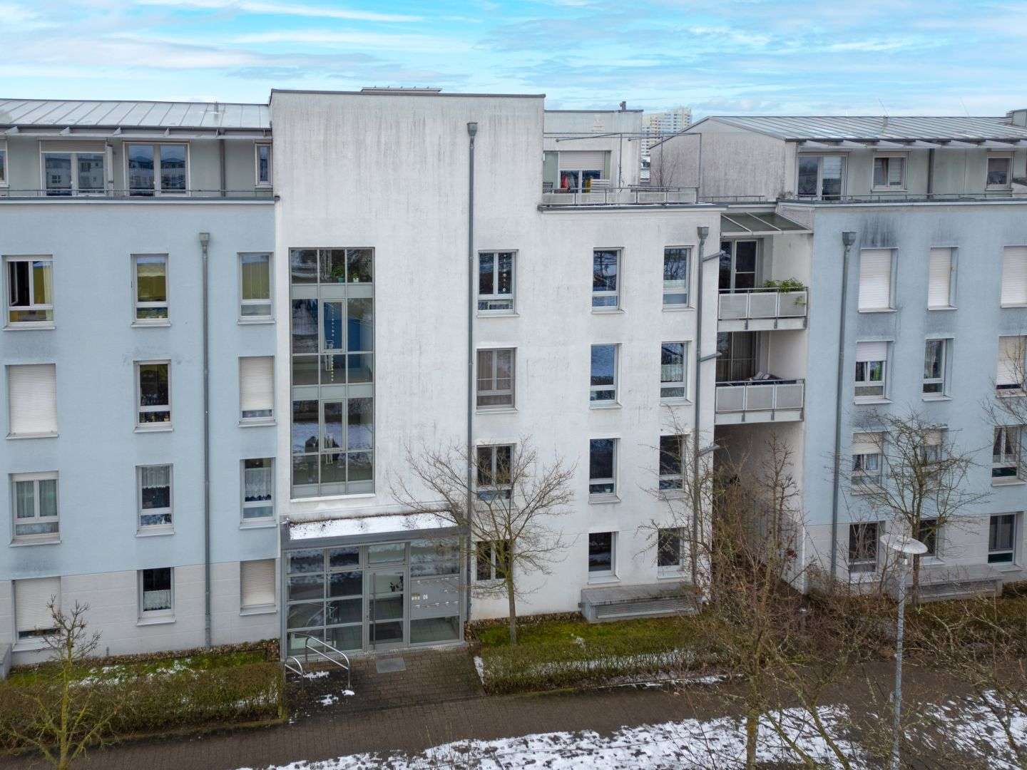 Helle 2-Zimmer-Wohnung mit Terrasse und Tiefgaragenstellplatz am Willy-Brandt-Platz in Mainz, Mainz – Bild 2