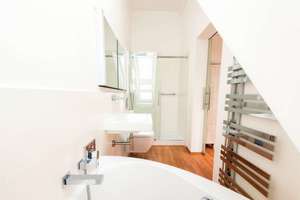 Exklusive DG-Wohnung mit Aufdachterrasse | 3 Zi | 131 m² | Klima | Aufzug | 500 m Ku’damm | IR-Sauna – Die vollständige Adresse der Immobilie erhältst du vom Anbieter., 10709 Wilmersdorf, Berlin – Vorschaubild 12