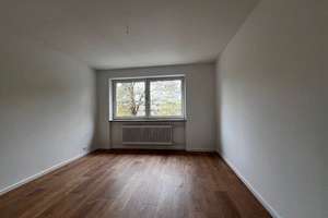  Familienfreundliche 3 ZKB mit Loggia in Augsburg/Hochzoll Süd zu vermieten – Münchner Straße 12, 86163 Hochzoll-Süd, Augsburg – Vorschaubild 2