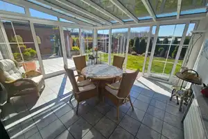 Top-Bungalow in 1. Reihe / Überherrn-Wohnstadt / Wintergarten / 2 Garagen – Saarlouis (Kreis) – Vorschaubild 8