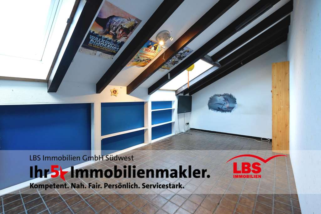 Immobilie in Rheinstetten - Großzügige 4-Zimmer-DG-Wohnung mit Kamin, Klima & TG-Stellplatz - Bild 4