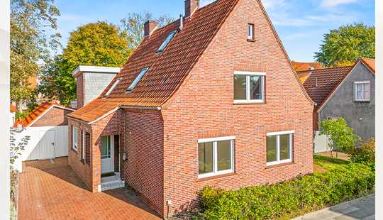 Bild von Hochwertig saniertes Einfamilienhaus mit Einliegerwohnung und Dachterrasse