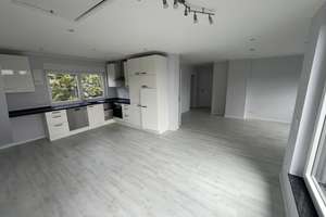 58 qm DG Wohnung renoviert mit Küche – Acklerstr. 13, 46117 Heide, Oberhausen – Vorschaubild 2