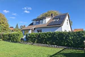 „Zwei Wohneinheiten, Garten & PV – viel Haus für wenig Geld!“ – Die vollständige Adresse der Immobilie erhältst du vom Anbieter., 97633 Höchheim – Vorschaubild 2