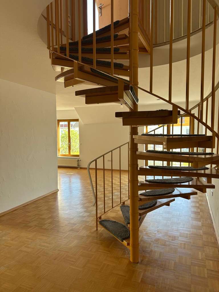 Immobilie in Linden - Lichtdurchflutete Masionette Wohnung Linden bei Gießen - 3,5 Zimmer - Balkon - Garten - Parkplätze  - Bild 0