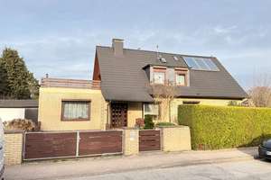 Schnelsen: Einfamilienhaus oder Mehrgenerationen-Wohnen mit viel Platz – Die vollständige Adresse der Immobilie erhältst du vom Anbieter., 22457 Schnelsen, Hamburg – Vorschaubild 2