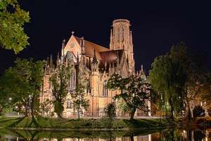 ::::Charmante Altbauwohnung in der Nähe vom Feuersee::::