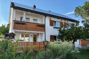 Großzügiges Zweifamilienhaus mit tollem Garten – Die vollständige Adresse der Immobilie erhältst du vom Anbieter., 84518 Garching an der Alz – Vorschaubild 1