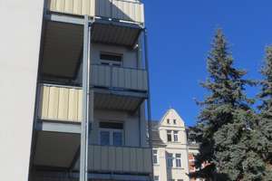 DAS GLÜCK hat ein ZUHAUSE! - gemütliche 2-Zi.- WE im 2.OG mit EBK!!! + DUSCHE & BALKON! – Jößnitzer Straße 88a, 8525 Reißiger Vorstadt, Plauen – Vorschaubild 3